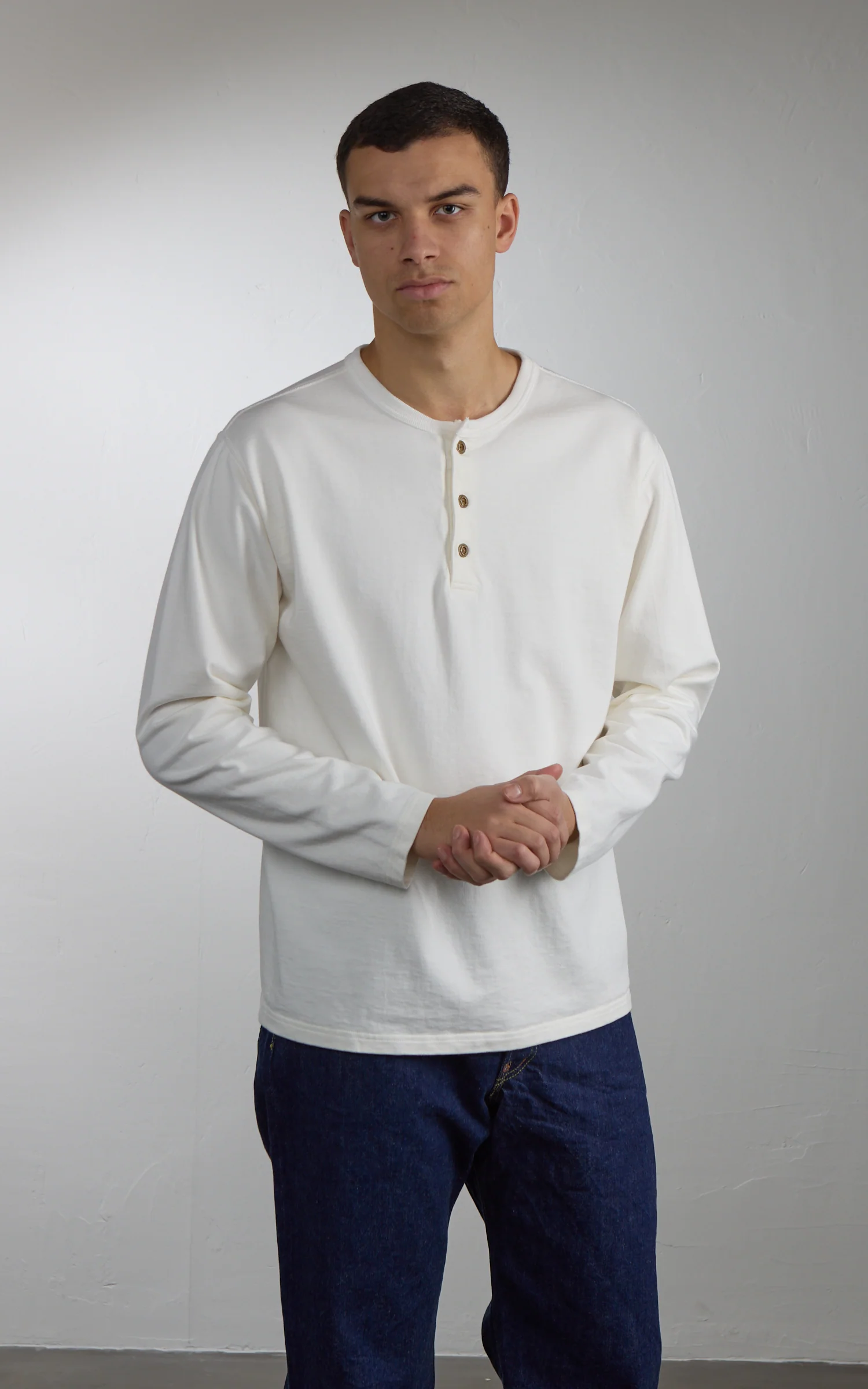 Studio D'Artisan 8187 Suvin Gold Longsleeve Henley White - Image 2