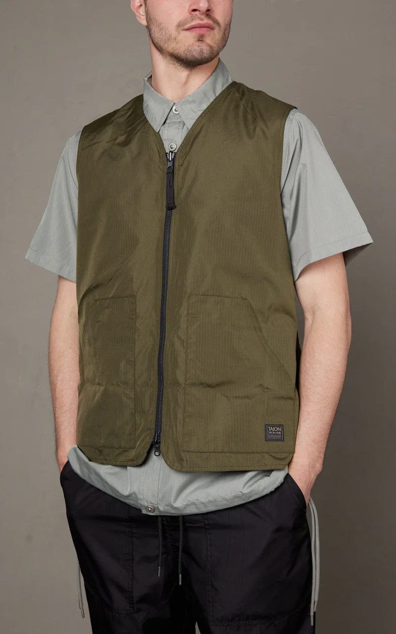 Taion Military Reversible V-Neck Vest Black - Image 3