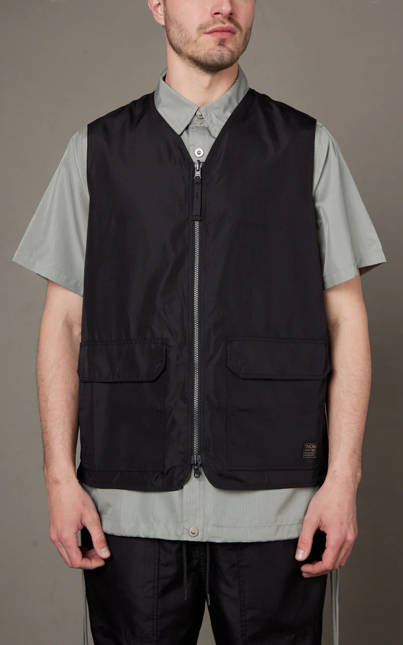 Taion Military Reversible V-Neck Vest Black - Image 5