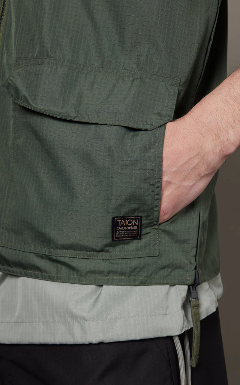 Taion Military Reversible V-Neck Vest Olive - Image 6