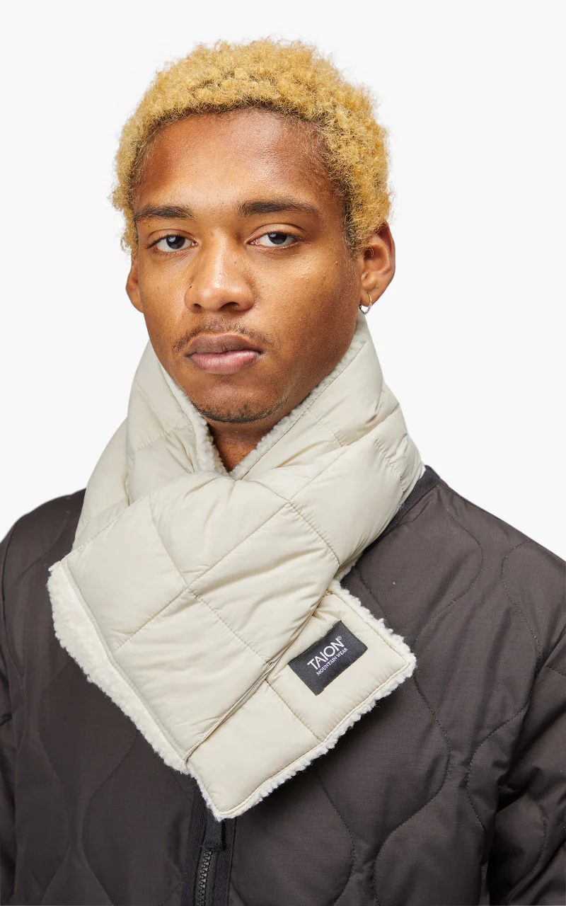 Taion Mountain Reversible Down x Boa Muffler Ice Grey/Ivory - Image 4