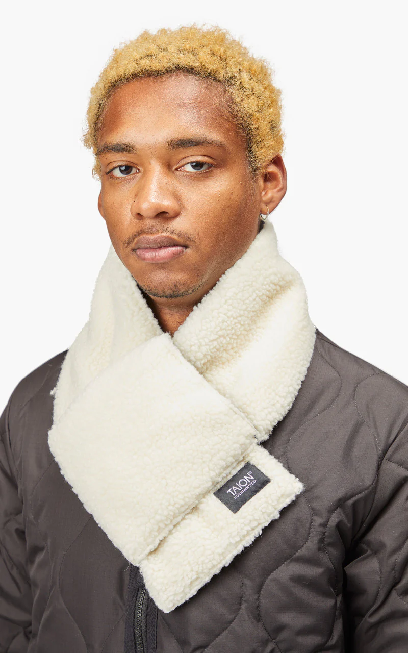 Taion Mountain Reversible Down x Boa Muffler Navy/Ivory - Image 2