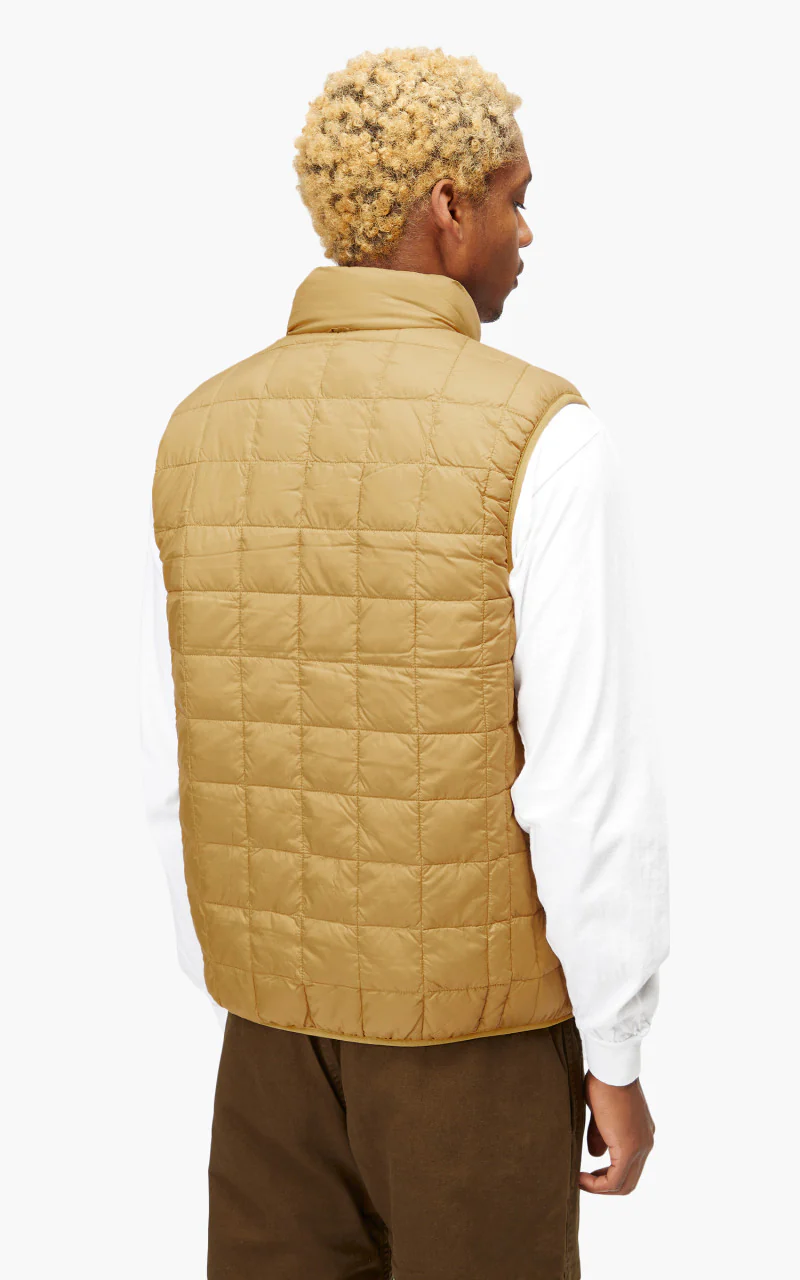Taion Mountain Reversible Down x Boa Vest Beige/Black - Image 10