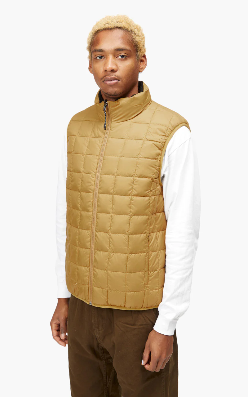 Taion Mountain Reversible Down x Boa Vest Beige/Black - Image 4