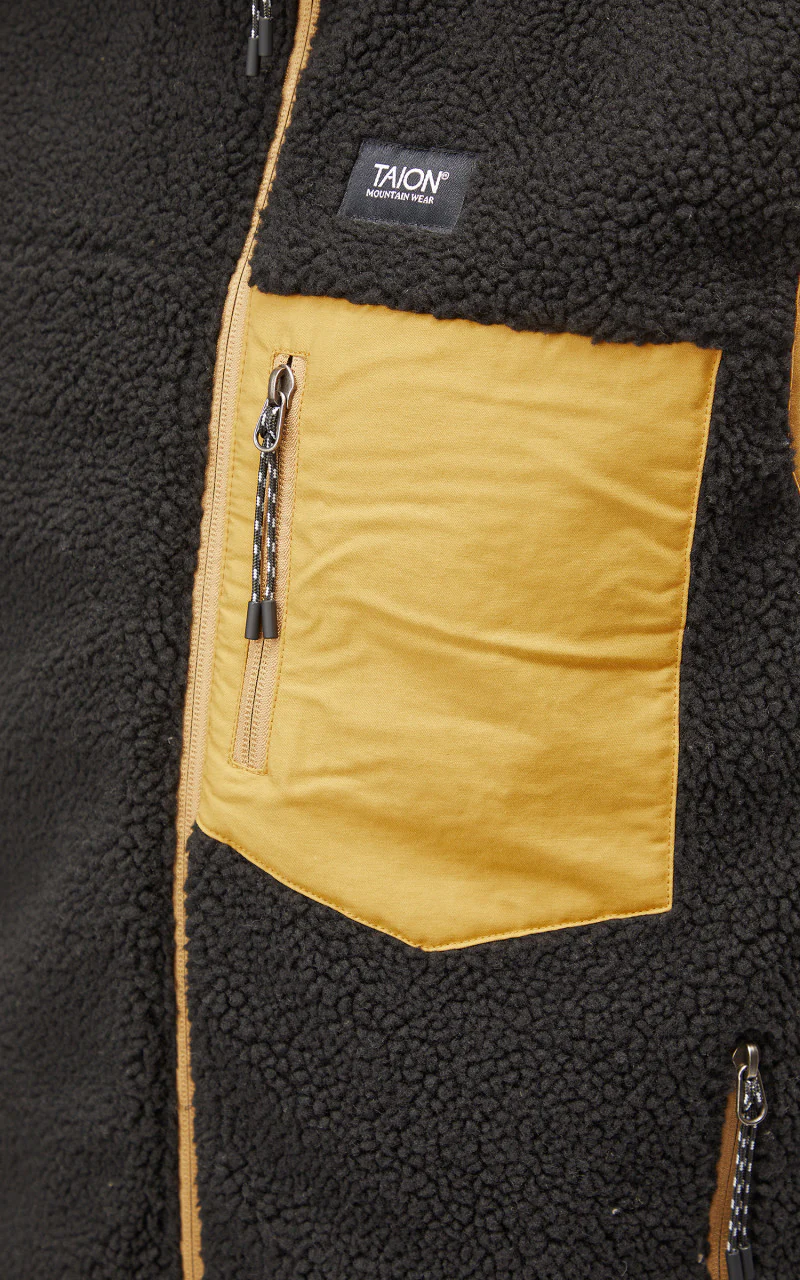 Taion Mountain Reversible Down x Boa Vest Beige/Black - Image 6