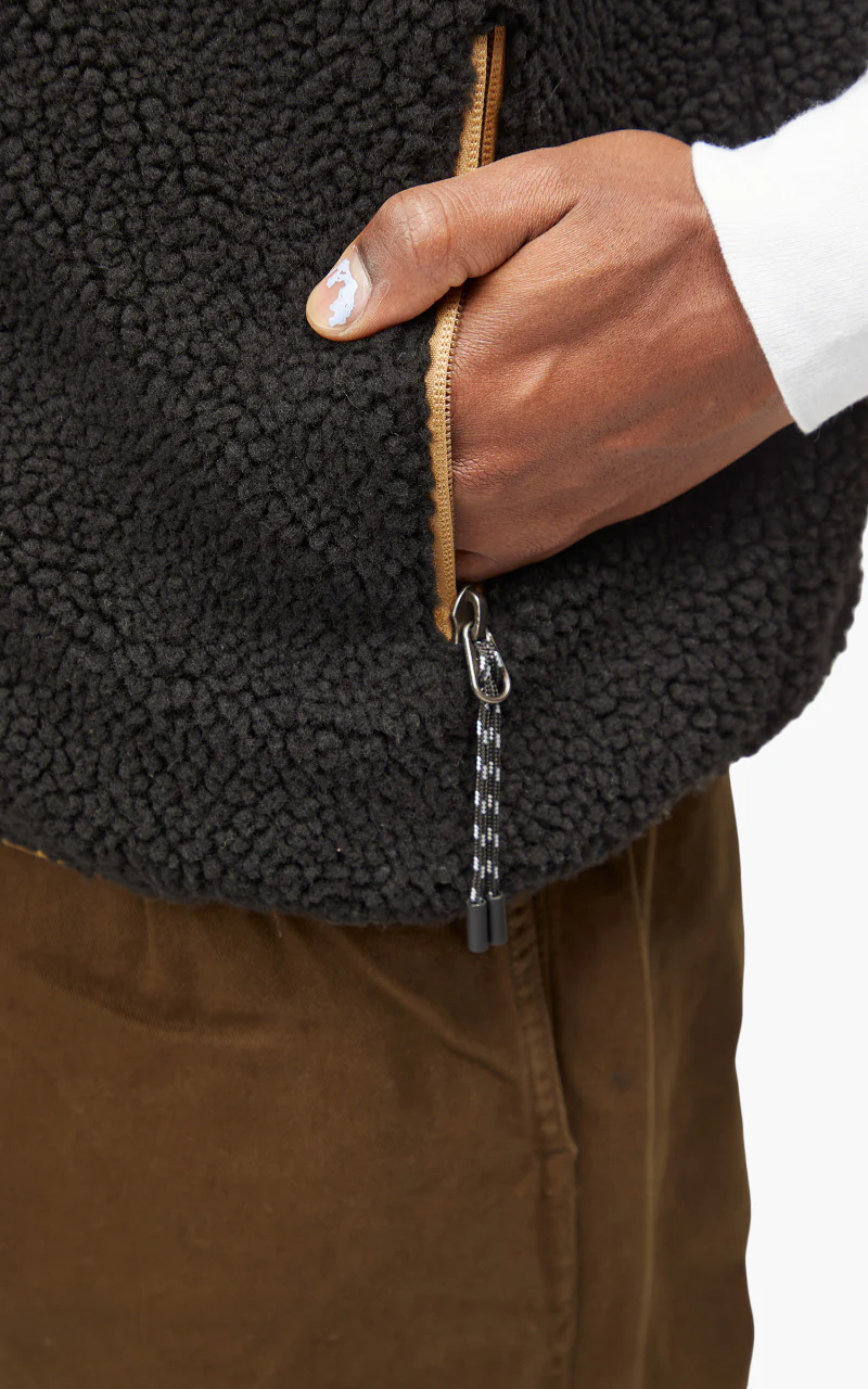 Taion Mountain Reversible Down x Boa Vest Beige/Black - Image 7
