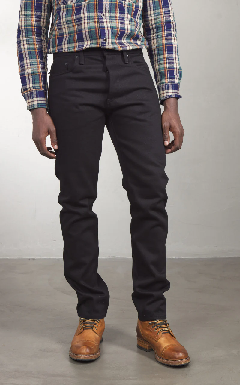 The Unbranded Brand UB242 Tapered Fit Heavyweight Solid Black Selvedge 21oz - Image 2