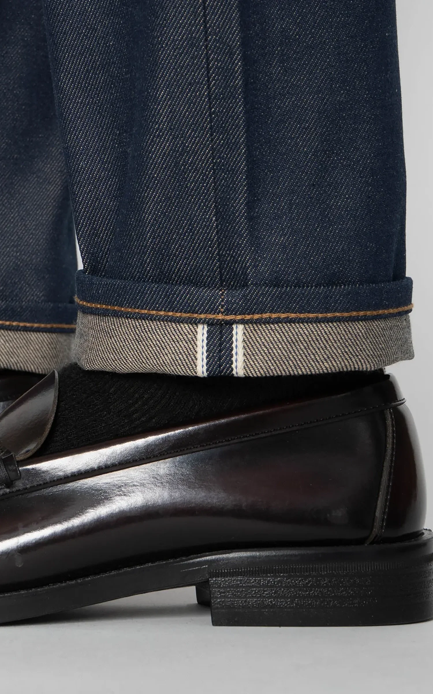 The Unbranded Brand UB254 Tapered Fit Vintage Blue Selvedge 13.5oz - Image 2
