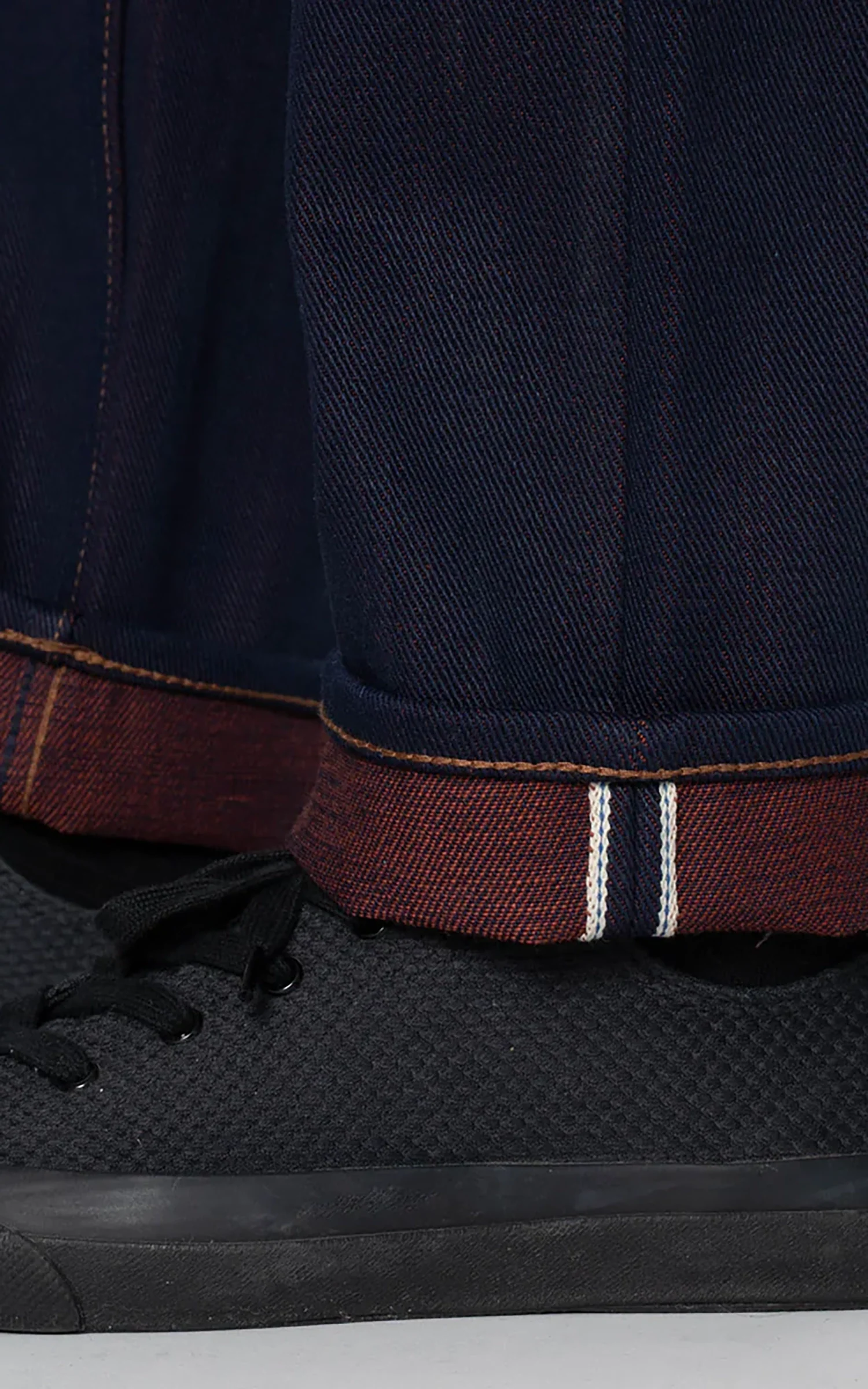 The Unbranded Brand UB291 Tapered Fit Heavyweight Indigo Warp/Red Weft Raw Selvedge Indigo 21oz - Image 2