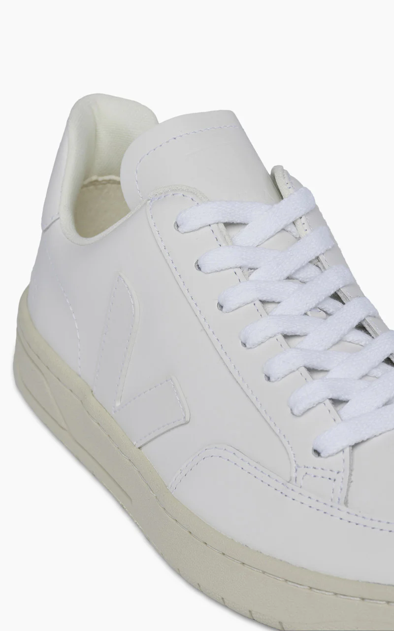 Veja W V-12 Leather Extra White - Image 3