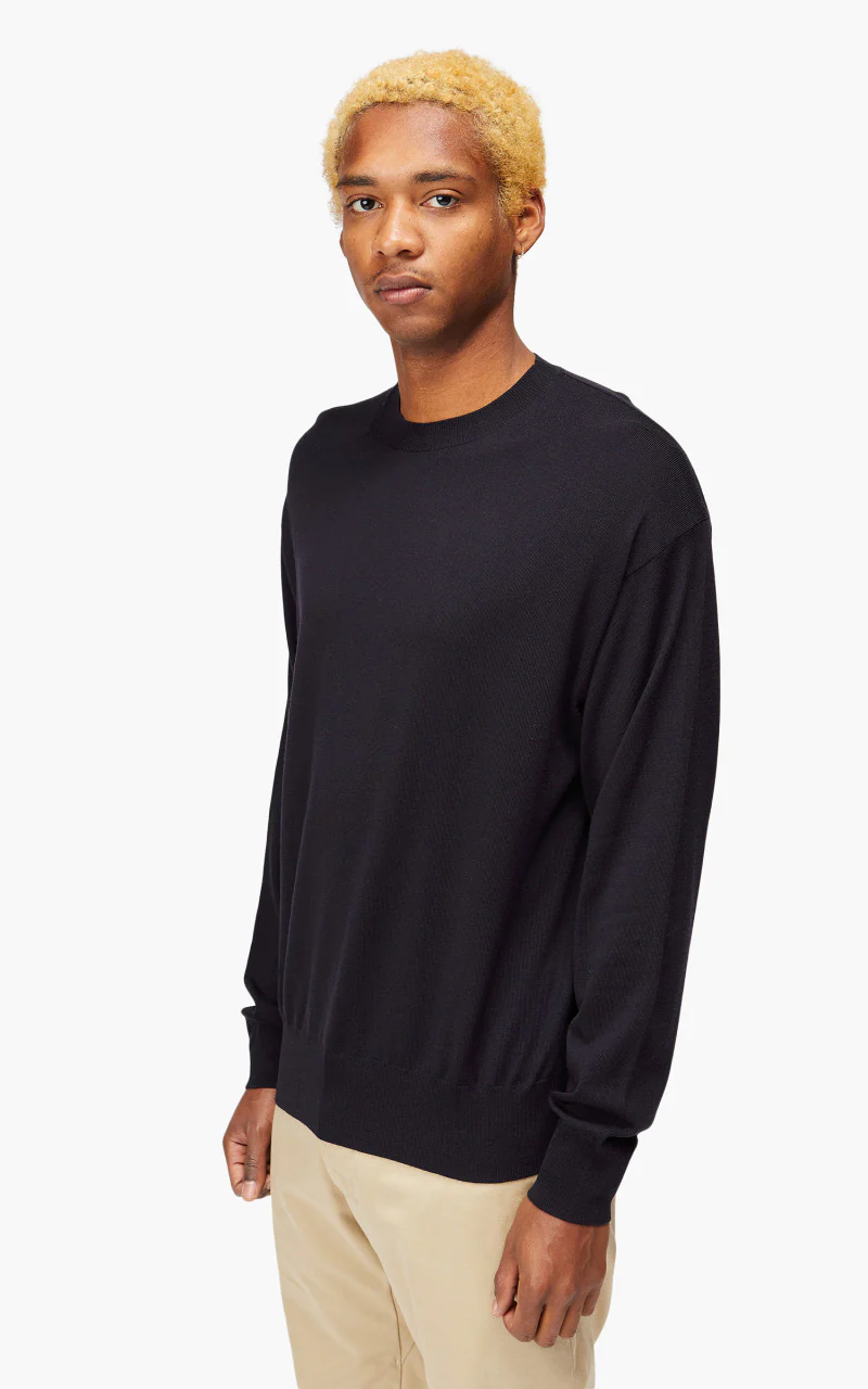 YLÈVE Superfine Merino Wool Knit Pullover Navy - Image 4